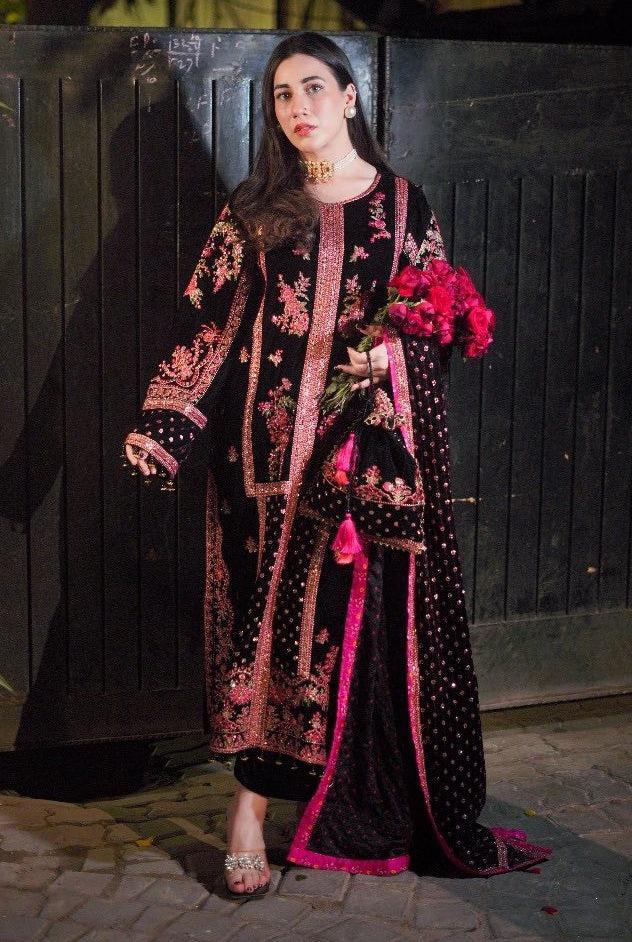 BRAND:ANEELAS velvet zari embroidered sequence luxury